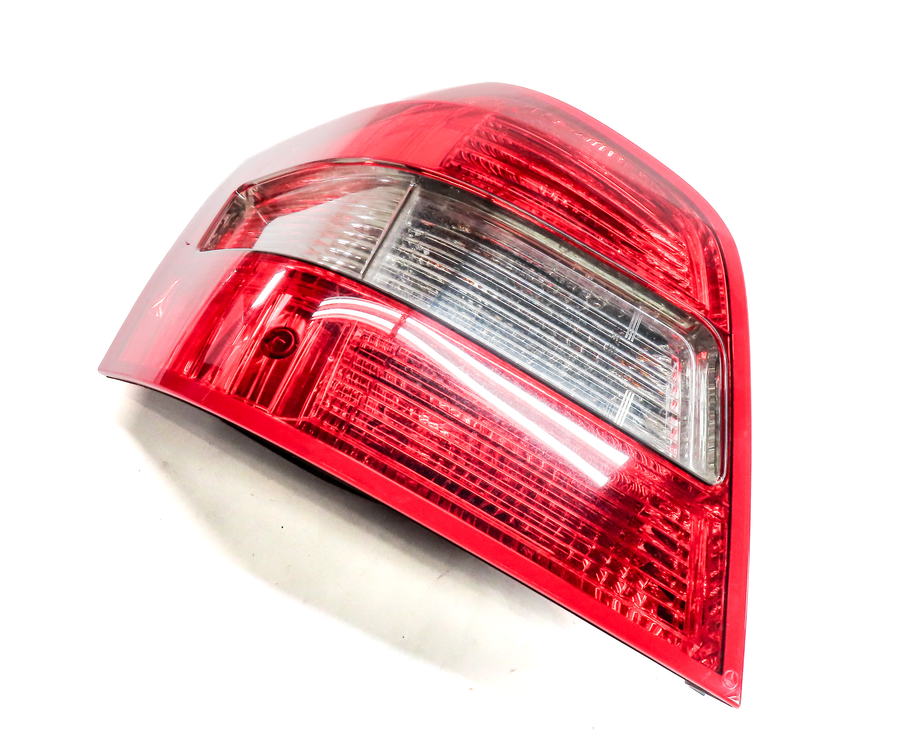 10-12 MERCEDES GLK350 (X204) LEFT DRIVER TAILLIGHT BRAKE LIGHT LAMP INCANDESCENT — exact item pictured